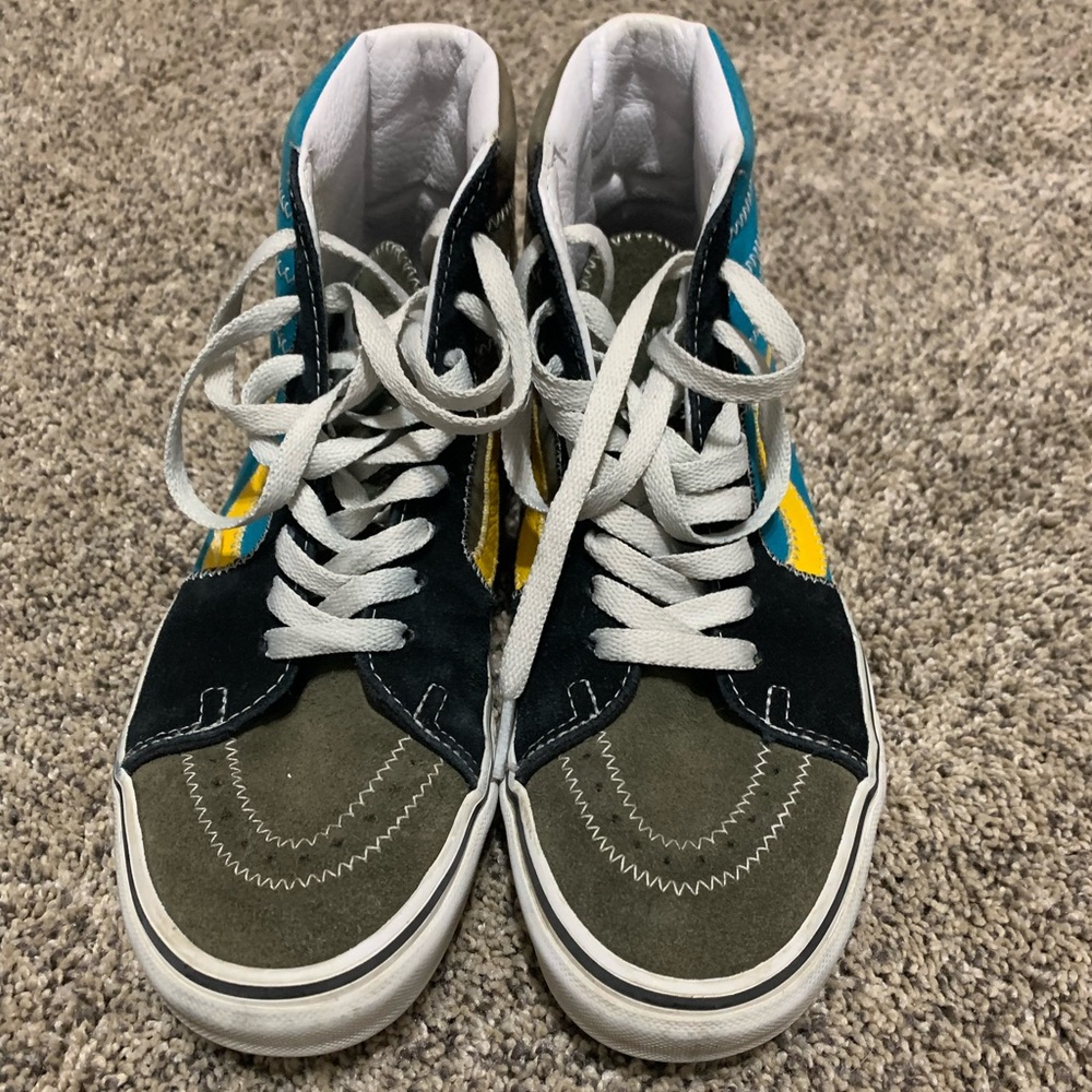 Vans High top Sk8-hi skater shoes